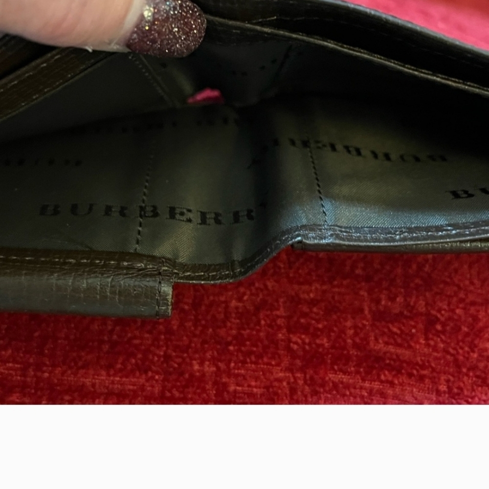 BURBERRY AUTHENTIC BROWN GRAINED LEATHER BIFOLD WITH NOVA CHECK INTERIOR ACCENTS - Picture 7 of 14